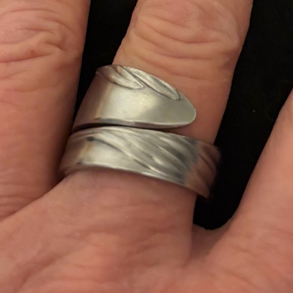 Elegant Silver Wrap Ring hand crafted spoon ring vintage silverware - Picture 2 of 6